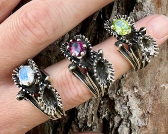 Venus Flytrap Ring with Gemstone - Sterling Silver - Carnivorous Plant Jewelry