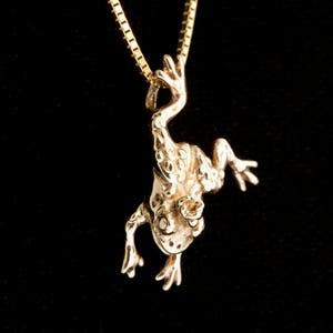 Gouden kikkerprins bedel hanger 14k gouden kikker ketting betoverde kikker sieraden gouden kikker bedel magische kikker sprookje sieraden kikker cadeau romantiek