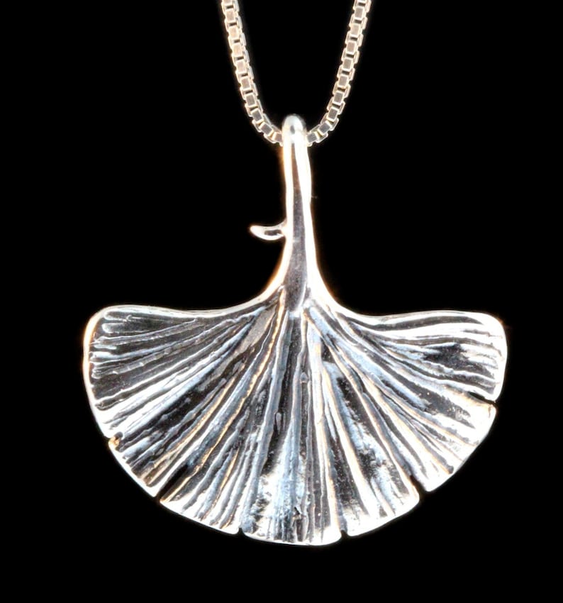 Large Ginkgo Leaf Necklace, Ginkgo Leaf Charm, Ginkgo Leaf Jewelry, Leaf Necklace, Leaf Jewelry, Japanese Jewelry, Silver Boho Necklace imagem 1