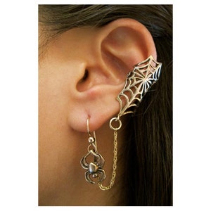 Spider Web Ear Cuff - Bronze Web and Chained Spider Ear Cuff Bajoran - Halloween Earring - Halloween Jewelry - Spider Earring - Spider Web