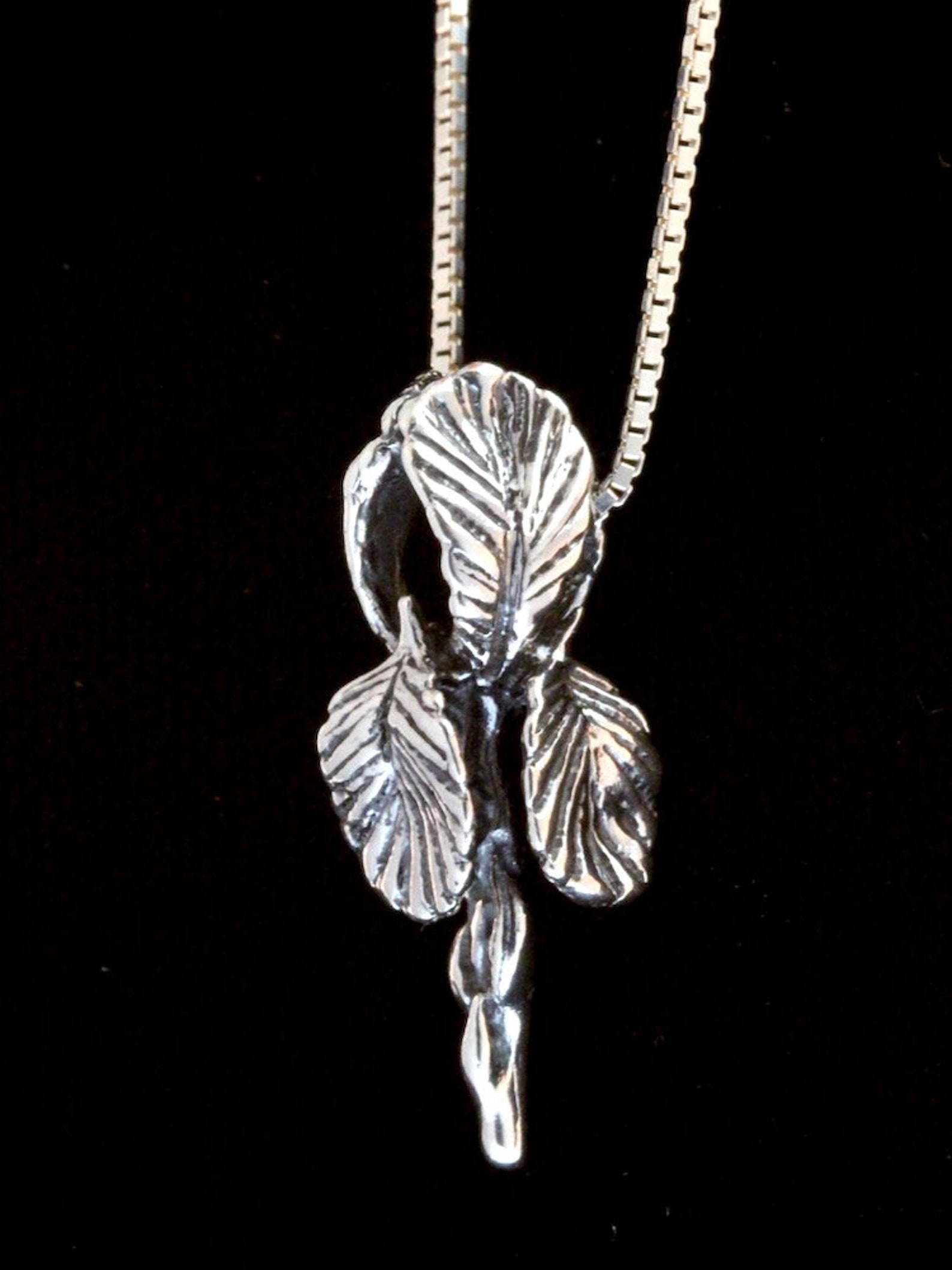 Silver Iris Flower Necklace Iris Necklace Iris Jewelry Silver - Etsy