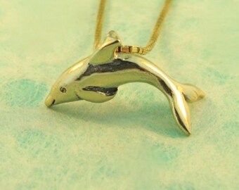 Collana Ciondolo Delfino E Cuore Con Moissanite 0.15 Ct – Argento 925 Placcato Oro Giallo 14kt – Personalizzabile