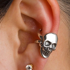 Skull Ear Cuff Silver Skull And Crossbone Ear Cuff Skull Jewelry Skull Earring Silver Skull Gothic Ear Cuff Non Pierced Earring Biker Skull image 1