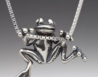 Sterling Silver Tree Frog Pendant – Realistic Amphibian Charm, Nature Jewelry
