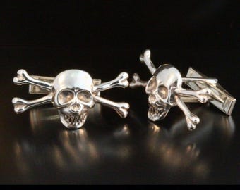 Medium Skull and Crossbones Cufflinks - Sterling Silver - Piriate Accessories