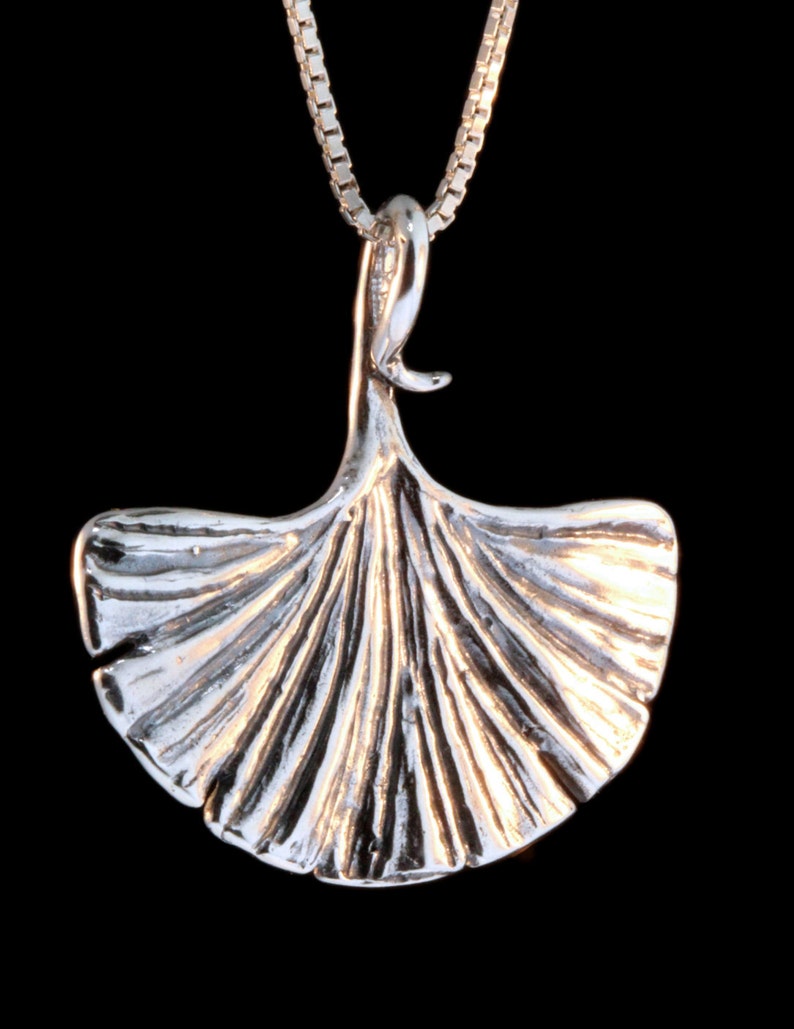 Large Ginkgo Leaf Necklace, Ginkgo Leaf Charm, Ginkgo Leaf Jewelry, Leaf Necklace, Leaf Jewelry, Japanese Jewelry, Silver Boho Necklace imagem 4