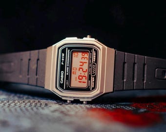 Casio Wave Ceptor WV-M200 (3139) Multi Band 5 Atomic Watch Red