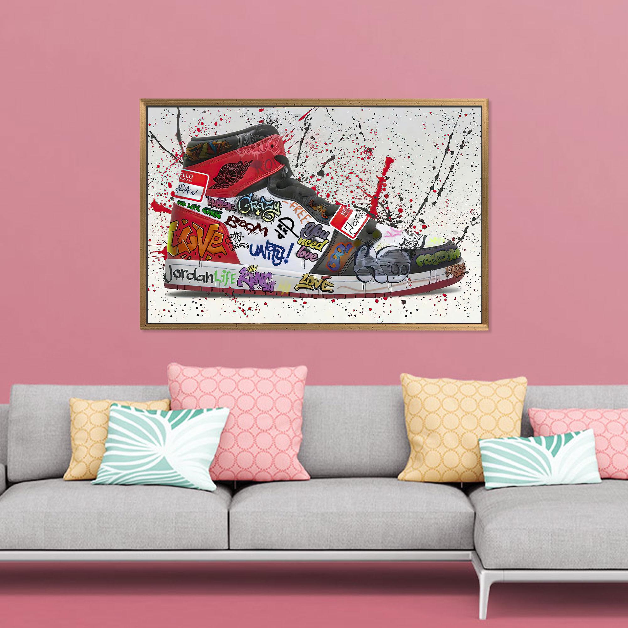 スニーカーのグラフィティアートプリント：トレンドのシューズ