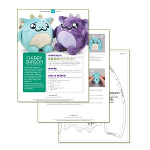 Peut inclure: Un patron de couture pour un dragon en peluche. Le patron comprend des instructions pour r&eacute;aliser un dragon dodu avec un corps rond, des ailes et une queue h&eacute;riss&eacute;e. Le patron est intitul&eacute; "Chubby Dragon Plush Sewing Pattern".