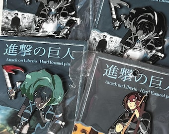 Attack on Titan (進撃の巨人) Raid on Liberio Levi & Sasha Hard Emaille Pin (3 Zoll)