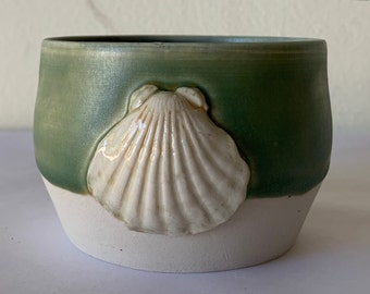 Small cup with shell