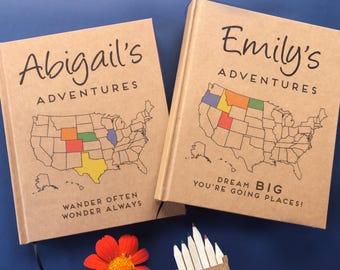 Diario de viaje personalizado para niños · Colorea el mapa · Incluye lápices de colores · Totalmente personalizable por dentro y por fuera · Añade una lista de verificación de viaje