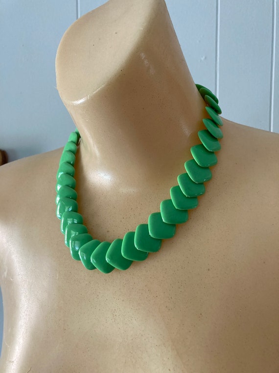 Vintage Mod Necklace Chunky Beaded Necklace Green 
