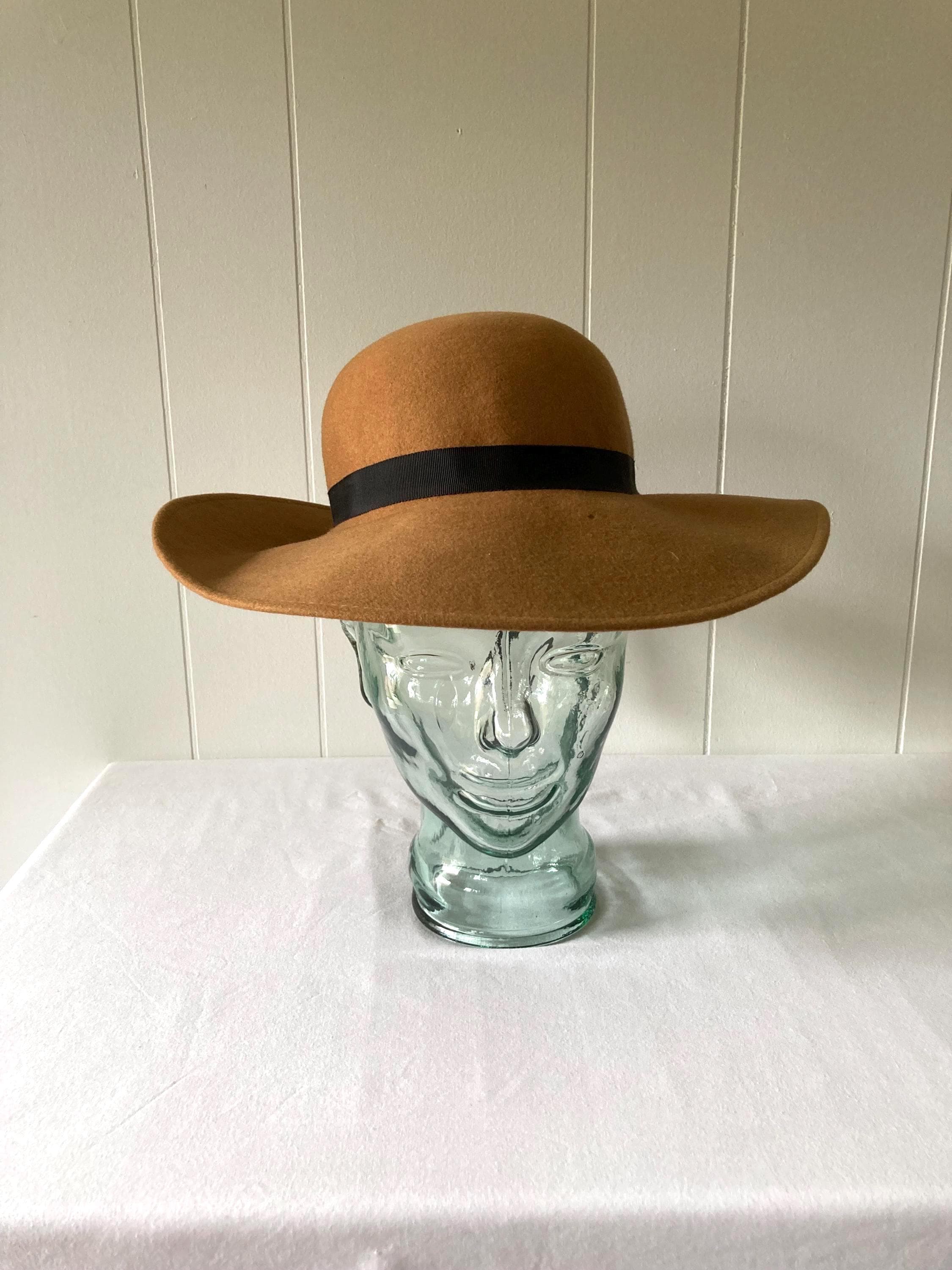Vintage Liz Claiborne Wool Felt Hat: Wide Brim Boho Chic - Etsy display picture 1