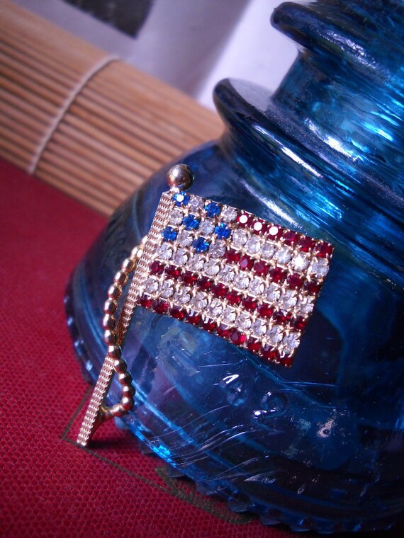 Vintage American Flag Pin Rhinestone Flag Brooch Red … Gem