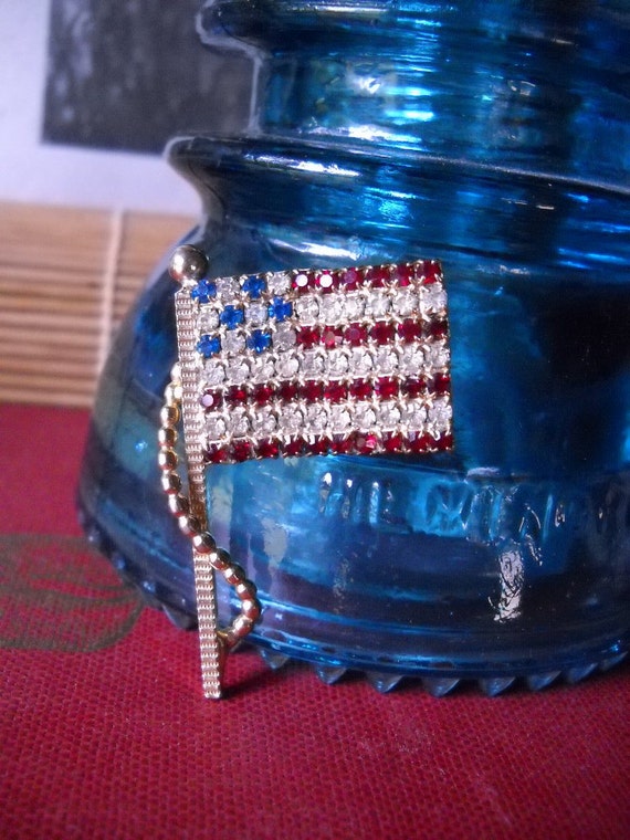 Vintage American Flag Pin Rhinestone Flag Brooch Red … Gem