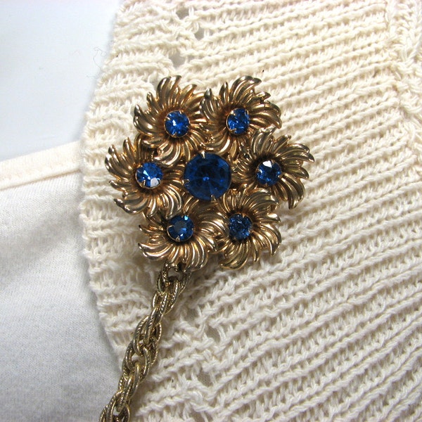 Beautiful Sweater Clip Blue Rhinestones Gold Flower Cluster with Gold Tone Chain Collar Clip Sweater Clasp