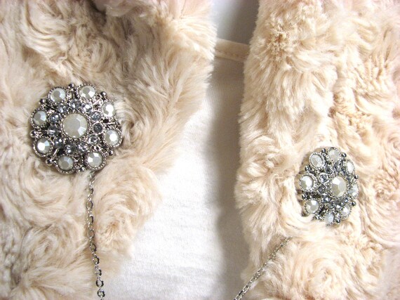 Sweater Clips Opaque White Rhinestone Cluster Wedding Jewelry Collar Clasp Cardigans