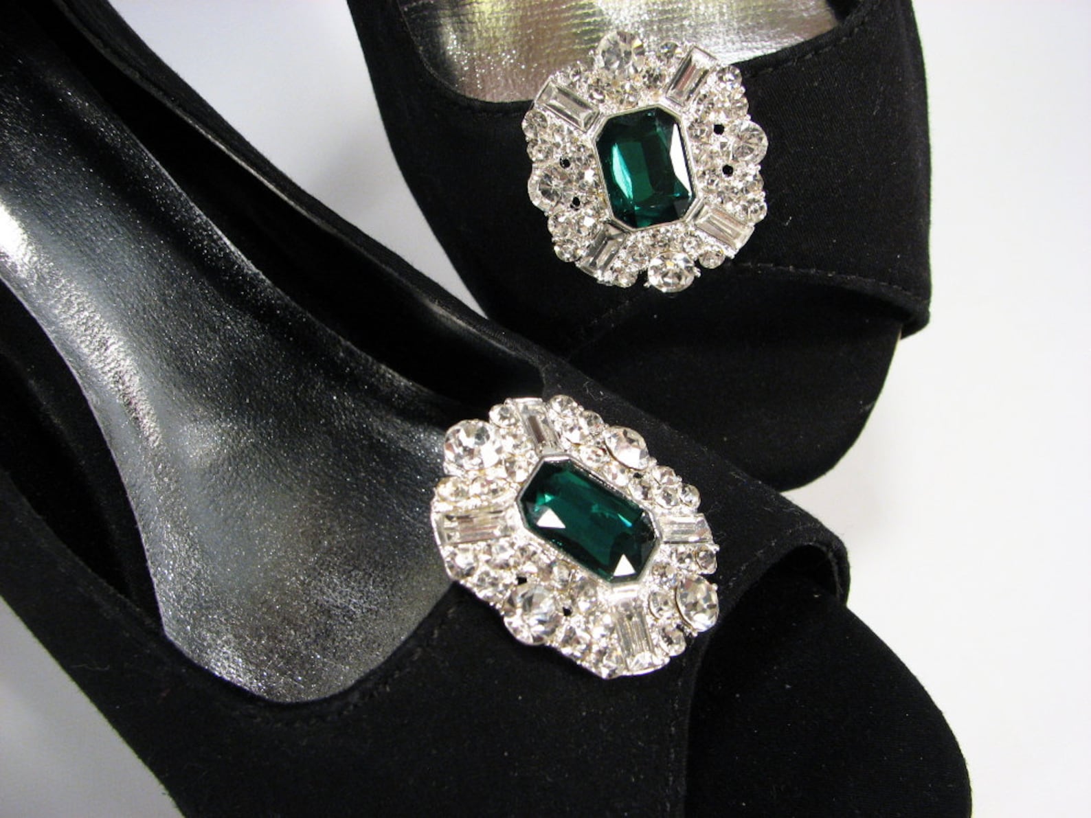 Brilliant Emerald Green Shoe Clips With White Rhinestones 1 Pair Jewels for Your Shoes Etsy