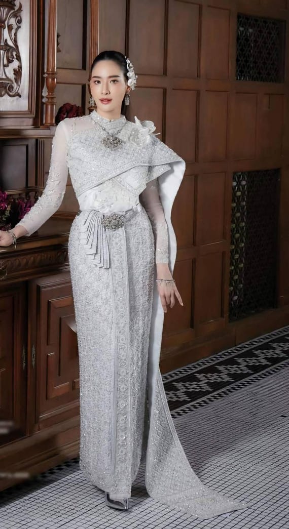 Thai wedding dress 60 photos — free download