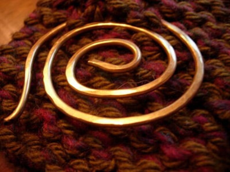 Golden Circle of Life Shawl Pin, scarf pin, sweater closure, sweater clip, hammered brass pin, spiral, circle, swirl, red brass, brooch image 3