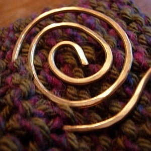 Golden Circle of Life Shawl Pin, scarf pin, sweater closure, sweater clip, hammered brass pin, spiral, circle, swirl, red brass, brooch image 2