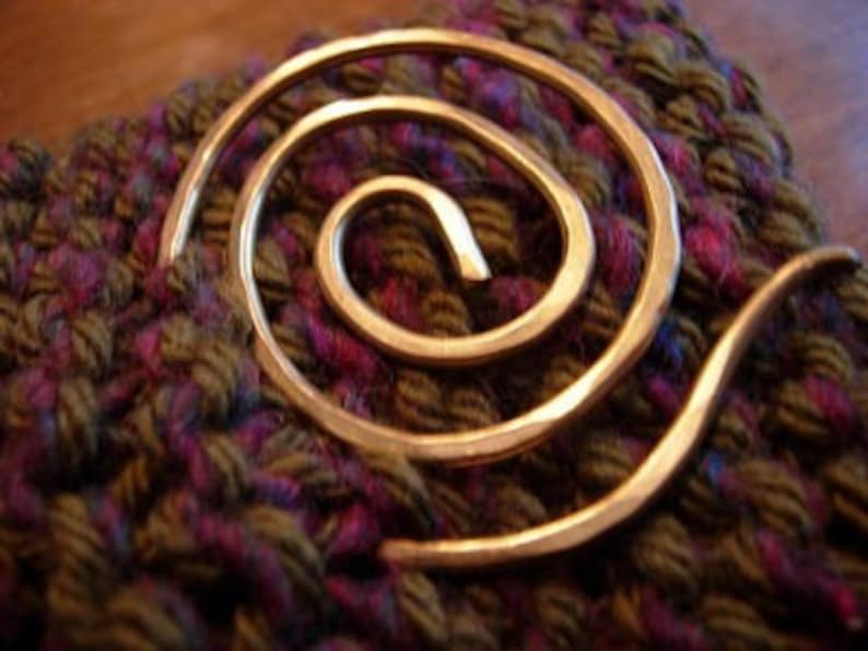 Golden Circle of Life Shawl Pin, scarf pin, sweater closure, sweater clip, hammered brass pin, spiral, circle, swirl, red brass, brooch image 2