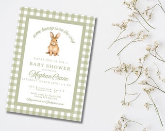 Een konijntje is onderweg-uitnodiging, konijntje babyshoweruitnodiging, genderneutrale babyshower, digitale sjabloon