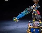 【未開封】キングダムハーツ　ソラ　フィギュア Amazon.co.jp: PLAY ARTS改 KINGDOM HEARTS II ソラ ハロウィンタウン