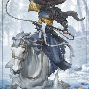 以下が含まれることがあります： 雪景色を背景に、馬に乗った戦士の精巧なフィギュア。戦士は黄色と青の衣装、大きな帽子を身に着け、鞭を持っています。白い馬はギャロップの途中でポーズをとっています。「Nom Nom Figures」とラベルされています。