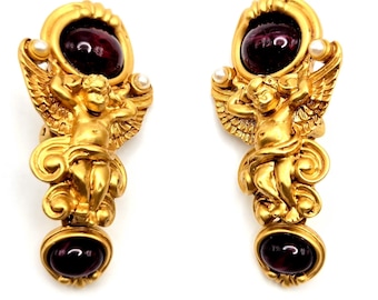 Vintage ELIZABETH TAYLOR For AVON Gilded Age Style Cherub, Gold Tone Dangle Clip on Earrings