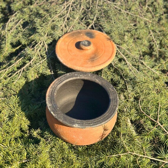 Unglazed Cooking Pot - Natural Clay Cookware for Open Fire / Oven, Rustic Kitchenware with Ceramic Lid - Healthy Baking / Cooking Pot
