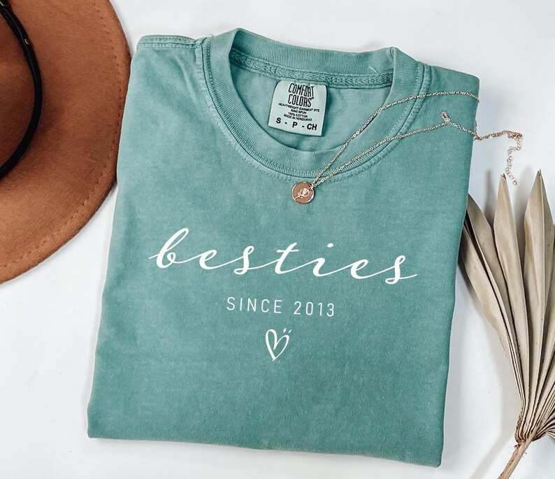 Chemise de l'année Comfort Colors® personnalisée pour les meilleures amies,Chemise les meilleures amies depuis 2013,Cadeau d'amitié personnalisé,Cadeau d'anniversaire pour une meilleure amie,M2254 image 3