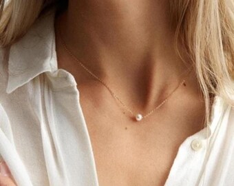 Collar de perlas delicadas: cadena satélite dorada, acero inoxidable minimalista