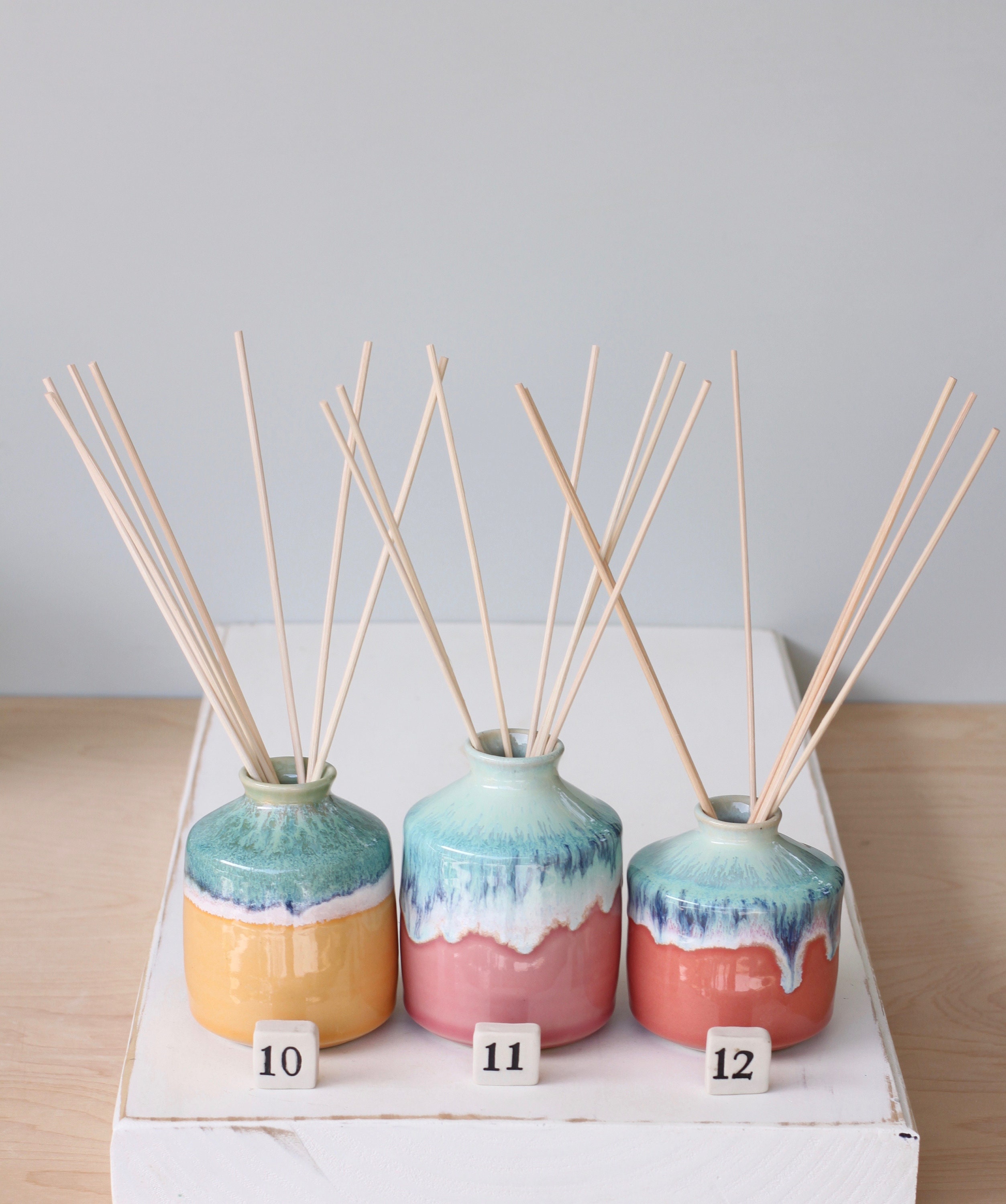 ceramic reed diffuser with oil // ceramic reed diffuser // room aromatherapy // reed diffuser set