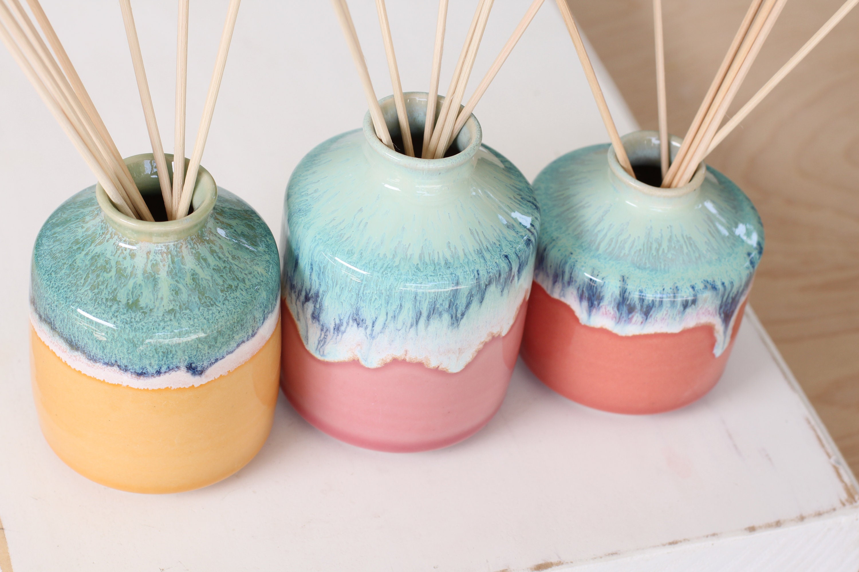 ceramic reed diffuser with oil // ceramic reed diffuser // room