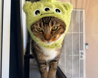 Alien Cat Hat – Plush Pet Costume for Cats and Small Dogs