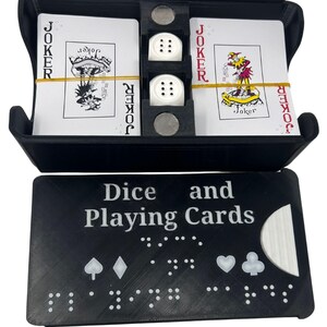 Spielkartenset für Blinde, für Spielabende und Reisen, bestehend aus 2 Decks Spielkarten in Brailleschrift, 2 taktilen Würfeln und Halter mit Deckel