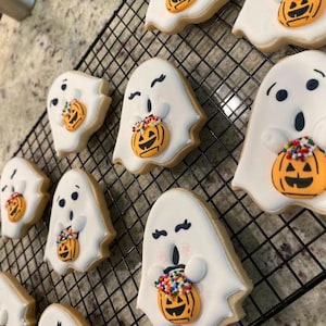 FREE SHIPPING • Halloween cookies • Halloween sugar cookies • decorated Halloween cookies • ghost cookies • spooky Halloween cookies