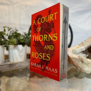 A Court of Thorns and Roses - Painted Edges