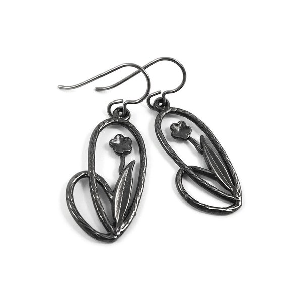 Flower and oval dangle earrings, Dark gray rustic earrings, Hypoallergenic nickel free, lead free and cadmium free jewelry