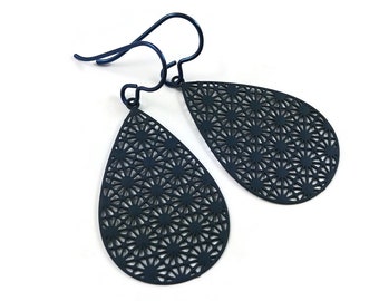 Blue teardrop niobium earrings, Hypoallergenic oval dangle earrings, Lightweight filigree jewelry