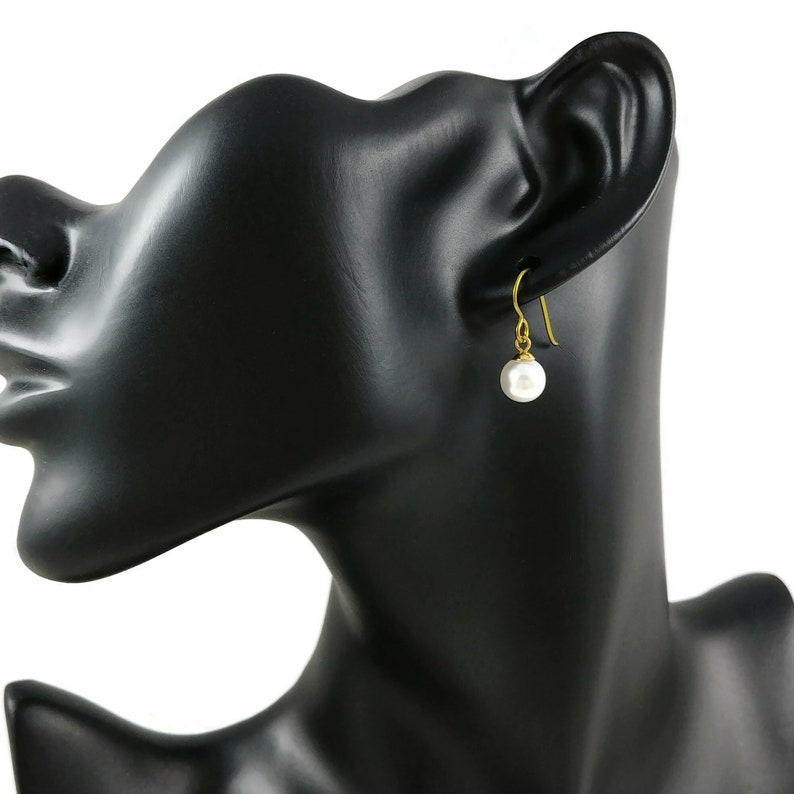 Gold pearl drop earrings, Hypoallergenic pure niobium jewelry image 2