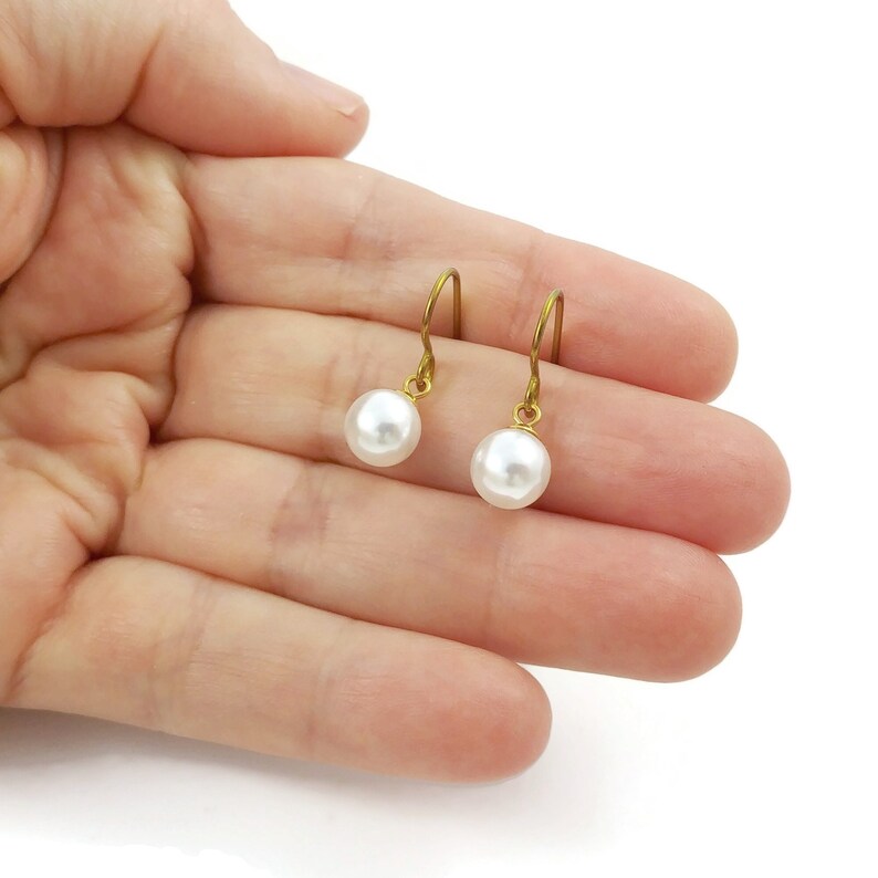 Gold pearl drop earrings, Hypoallergenic pure niobium jewelry image 3