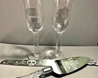 Skull wedding cake cutting set and champagne toast glasses, Till Death Do Us Part Gothic wedding decor.