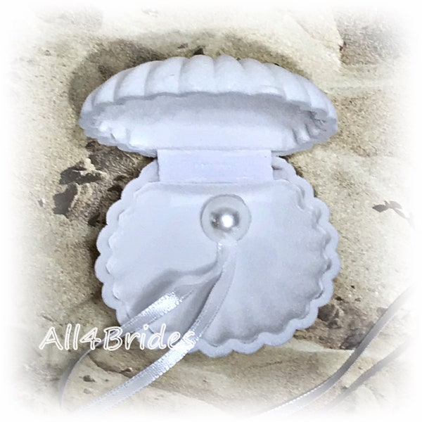 Seashell clam ring holder, beach wedding or proposal ring box, clam ring box.  Engagement ring box.