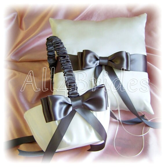 GKI White/Ivory Flower Girl Basket & Ring Pillow Set - New Wedding Accessory With Lace