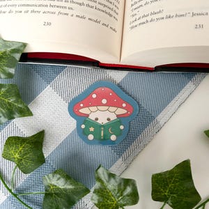 Adesivo de livro de leitura de cogumelo