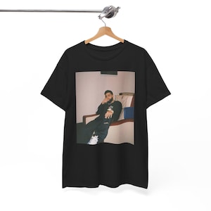 Camisa retrô Gildan Karan Aujla, presente vintage de rap punjabi, camiseta minimalista clássica, camiseta estampada de hip-hop punjabi, camiseta retrô fashion, música indiana