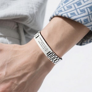 Kundenspezifisches medizinisches Titanarmband Schwarz oder Silber, personalisiertes Alarmarmband für Männer, graviertes Notfallarmband mit mehreren Größen